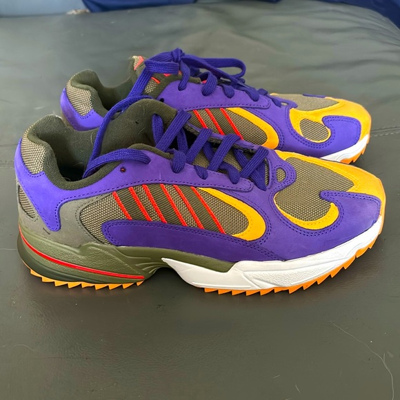 Brand new adidas shoes - Picture 1 of 4